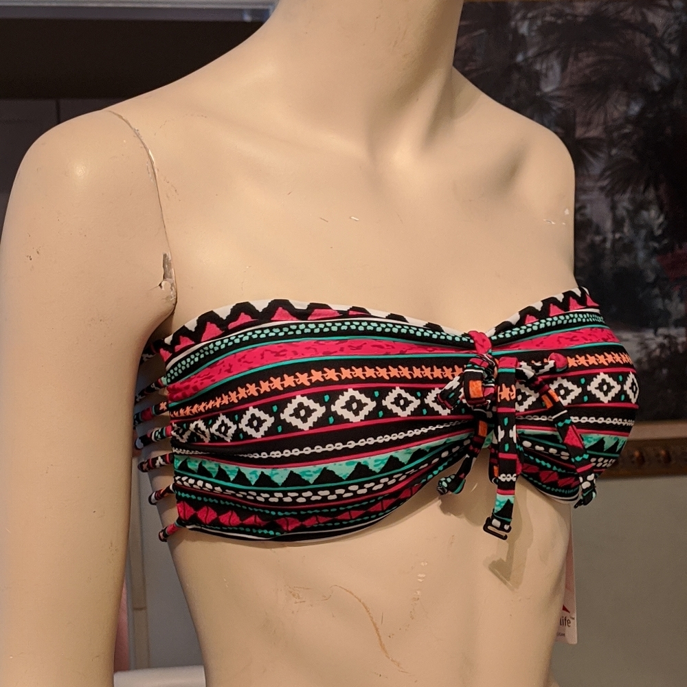 NWT SWIMSUIT BIKINI TOP ONLY